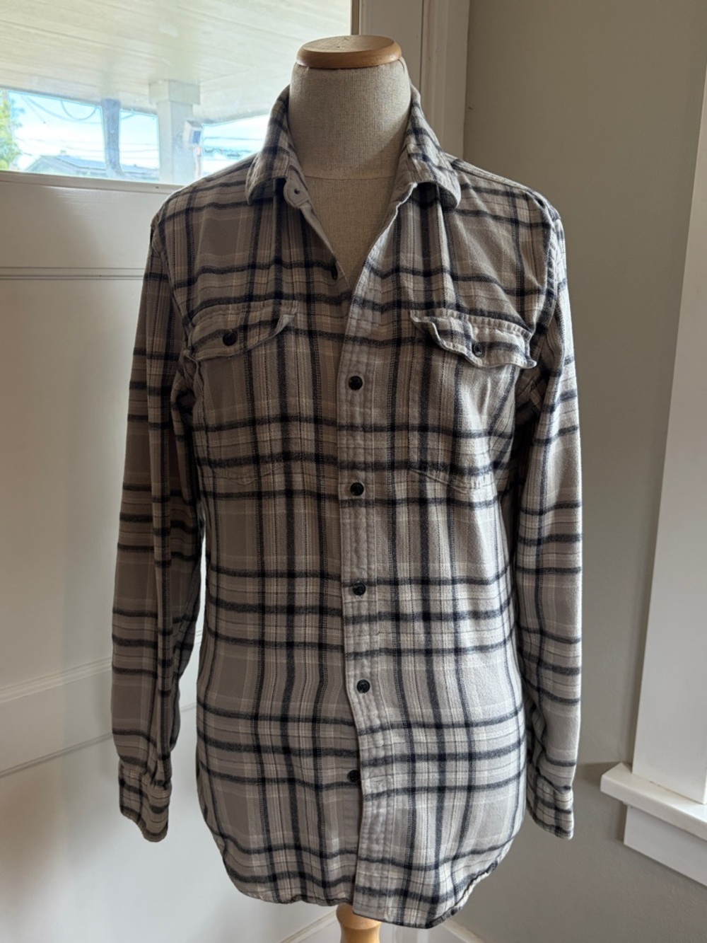 Men's Gray Plaid Button-Up Shirt